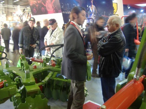 Esposizione di Ripper Ripuntatori Marinelli nello stand in fiera